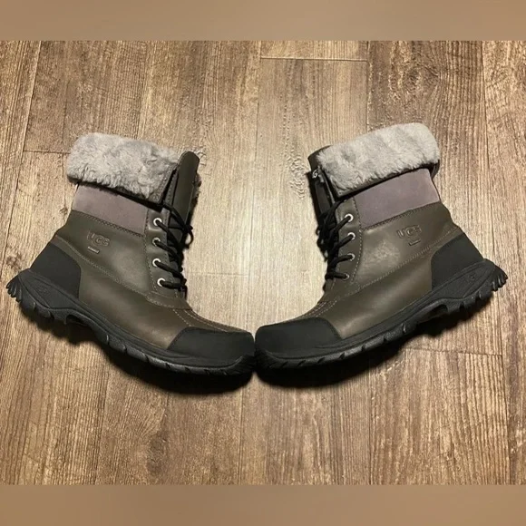 UGG - Picture 2 of 5